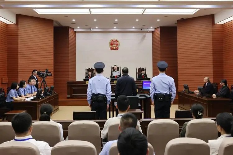 谱辩公益|普法进社区—吕娜律师在新华联北区社区开展继承相关法律知识公益讲座